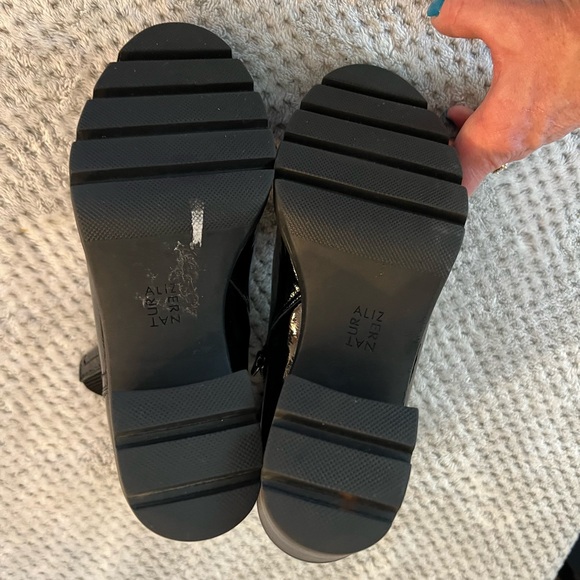 EUC black patent leather Naturalizer boots with stretch panel. - Picture 8 of 11